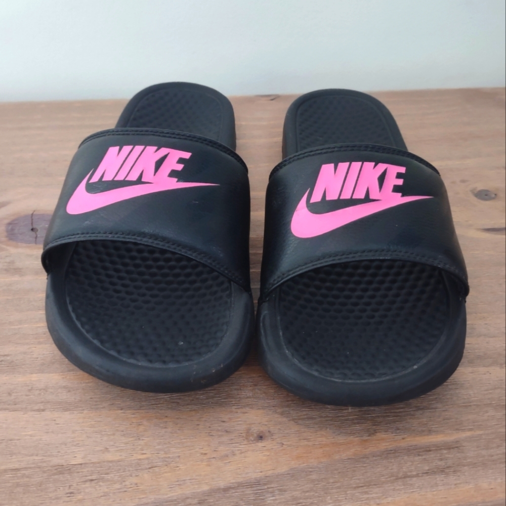 COPY - Nike pink and black casual rubber slides